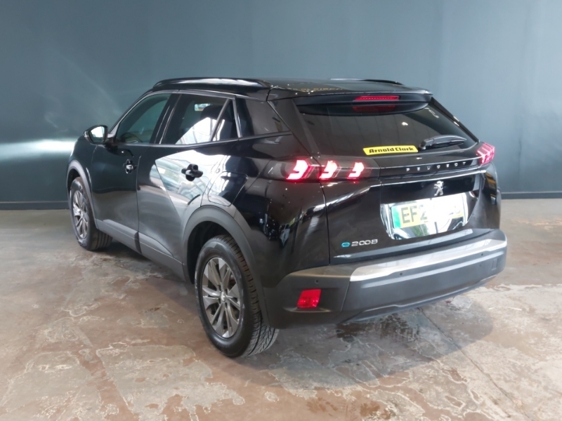 Peugeot e-2008 100Kw Active Premium 50Kwh Black #2