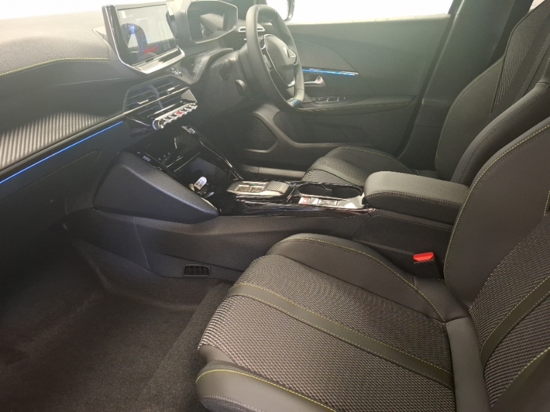 Peugeot e-2008 115Kw Gt 54Kwh Black #5