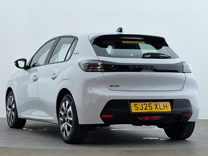 Peugeot 208 1.2 Puretech 100 Style White #2