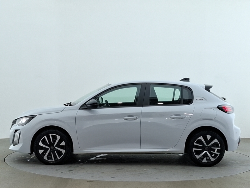 Peugeot 208 1.2 Puretech 100 Style White #4