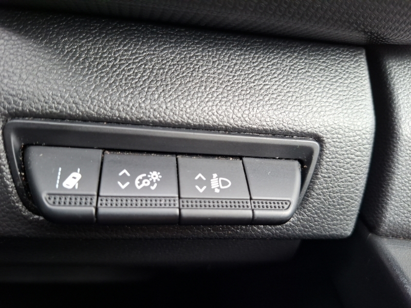 Renault Trafic Extra White #17