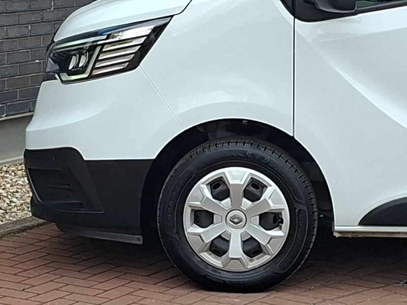 Renault Trafic Extra White #19