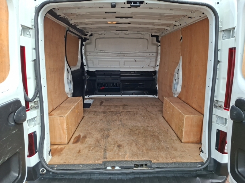 Renault Trafic Extra White #18