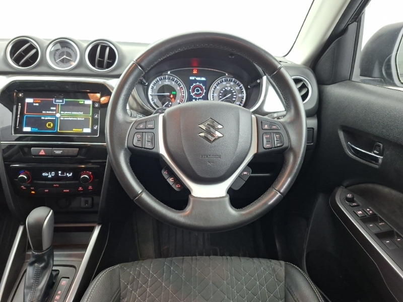 Suzuki Vitara Hatchback White #8