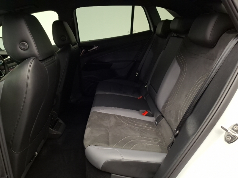 Volkswagen ID.4 210Kw Match Pro 77Kwh White #6