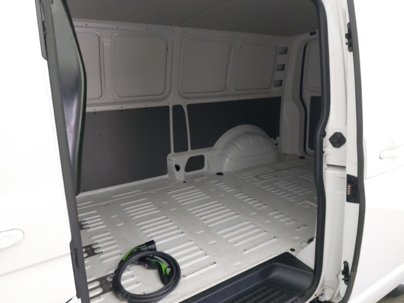 Volkswagen E-Transporter 83Kw 37.3Kwh Advance Van White #6