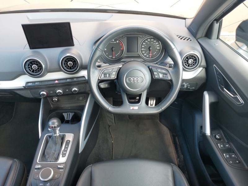 Audi Q2 30 Tdi Technik Black #8