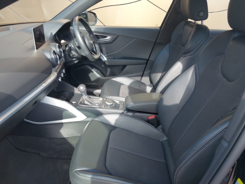 Audi Q2 35 Tfsi S Line S Tronic Black #5