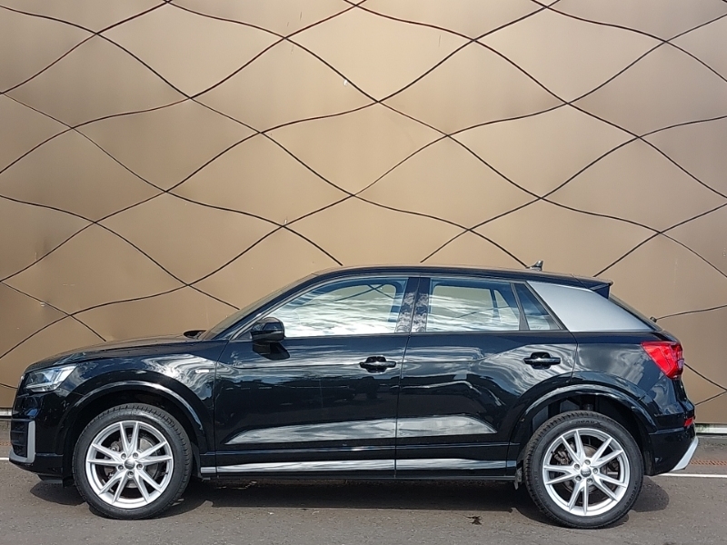 Audi Q2 35 Tfsi S Line S Tronic Black #4