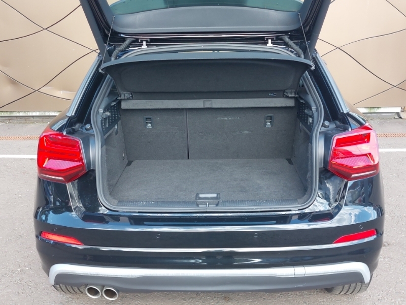 Audi Q2 30 Tdi Technik Black #18