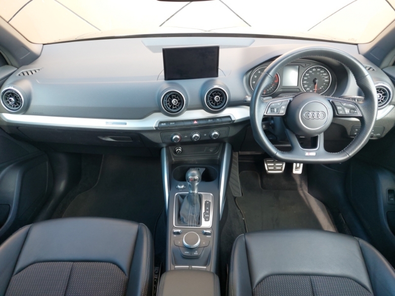 Audi Q2 35 Tfsi S Line S Tronic Black #3