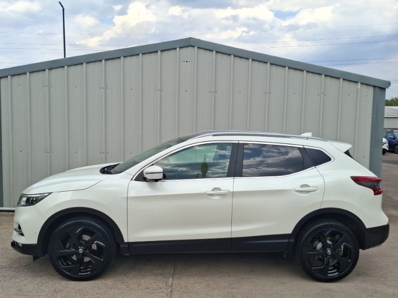 Nissan Qashqai 1.2 Dig-t Tekna Xtronic White #4