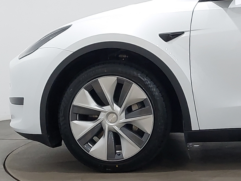 Tesla Model Y Performance White #17
