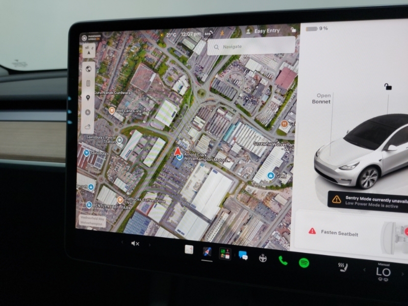 Tesla Model Y Performance White #10