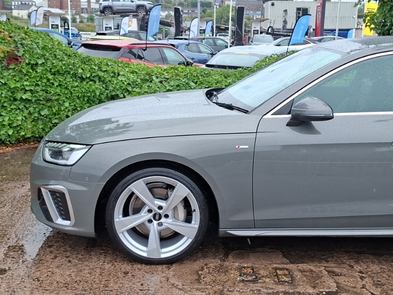 Audi A4 2L Black Edition Black #19