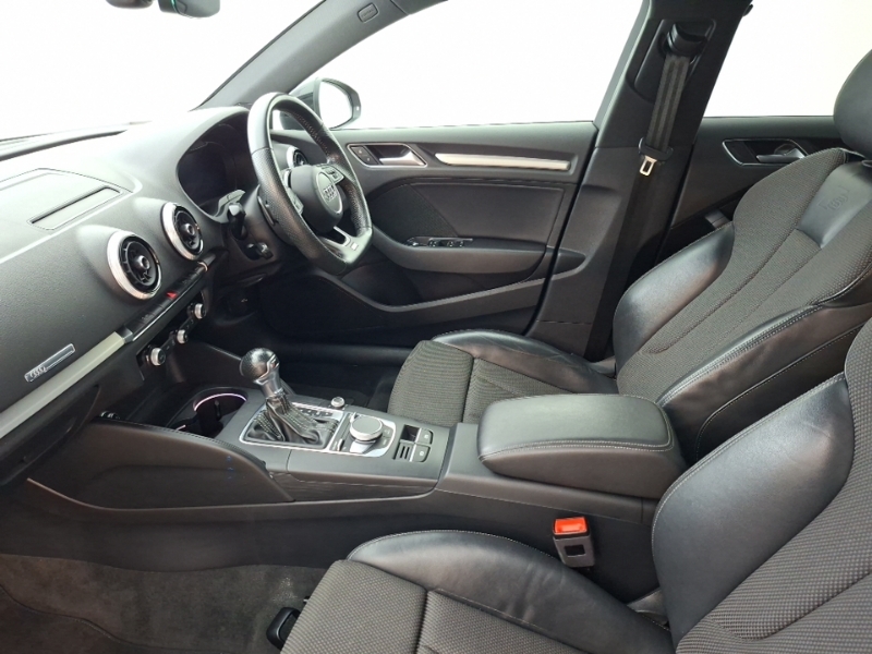 Audi A3 35 Tfsi Black Edition S Tronic Black #5