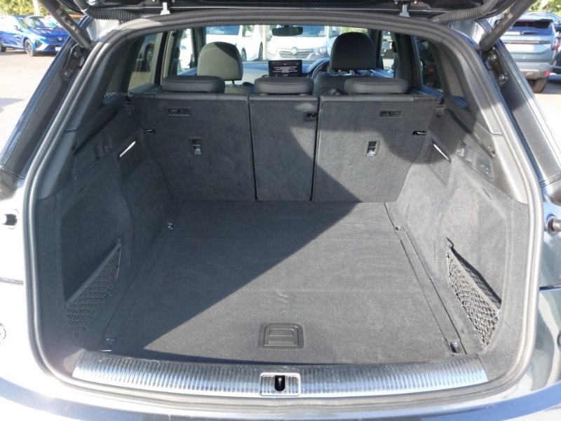 Audi Q5 Edition 1 Silver #18