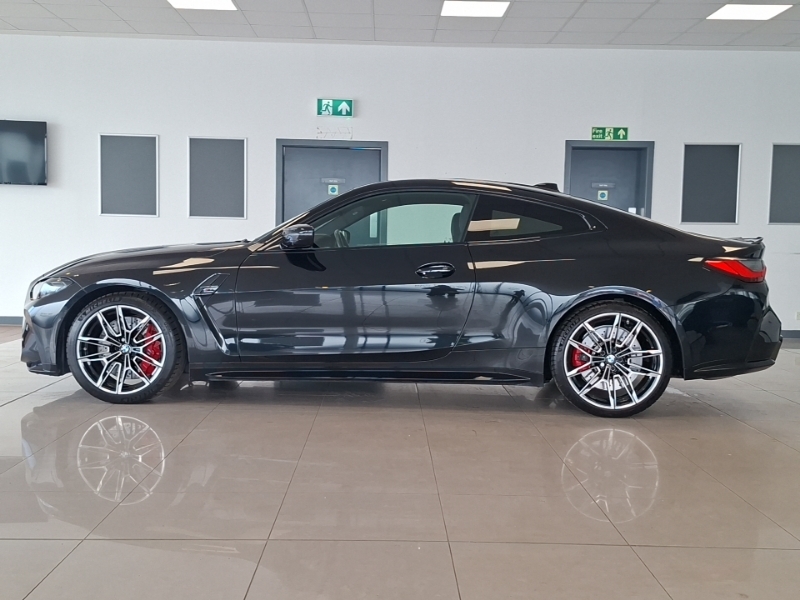 BMW M4 M4 Competition Step Black #4