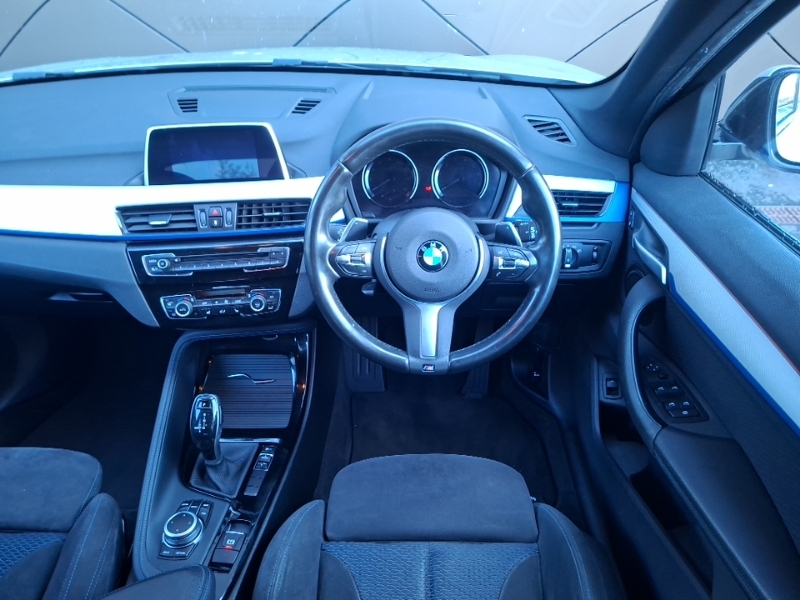 BMW X1 Se Black #8
