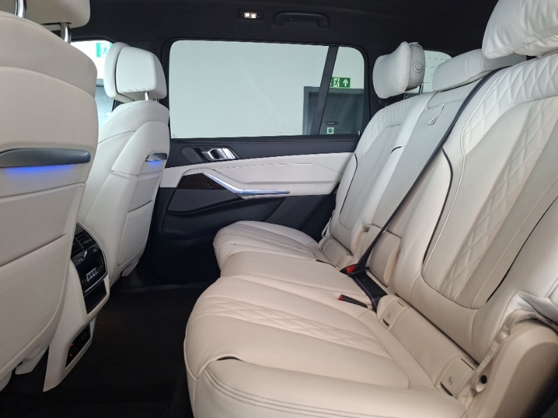 BMW X7 Xdrive40d Mht M Sport Step Black #6