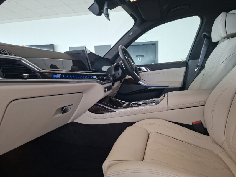 BMW X7 Xdrive40d Mht M Sport Step Black #5