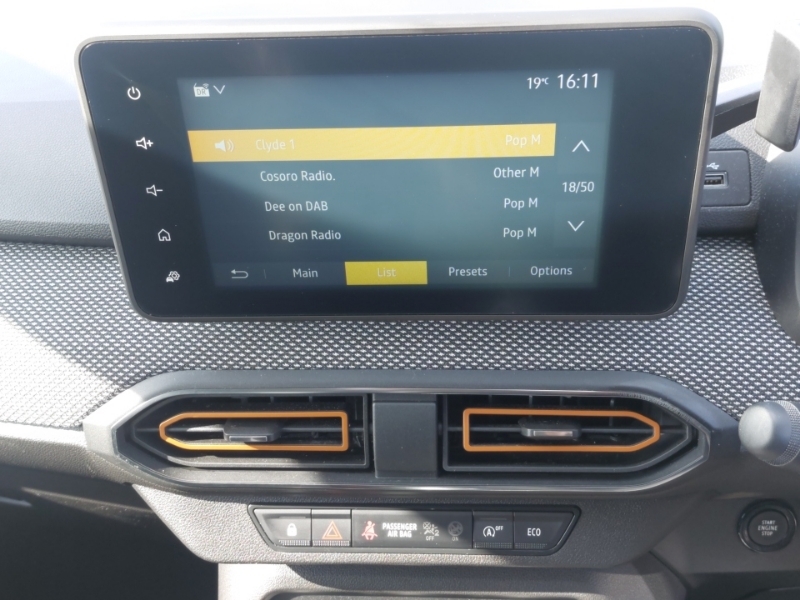 Dacia Sandero Stepway Hatchback Orange #11