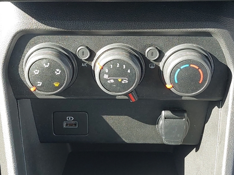 Dacia Sandero Stepway Hatchback Orange #15