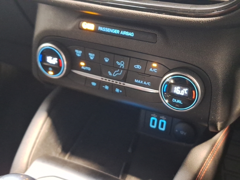 Ford Kuga Hatchback Silver #15