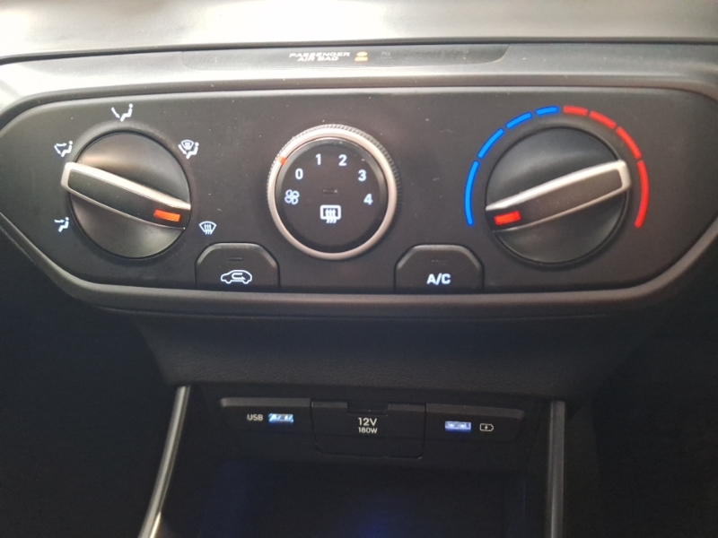 Hyundai Bayon T-gdi Mhev Se Connect Blue #17