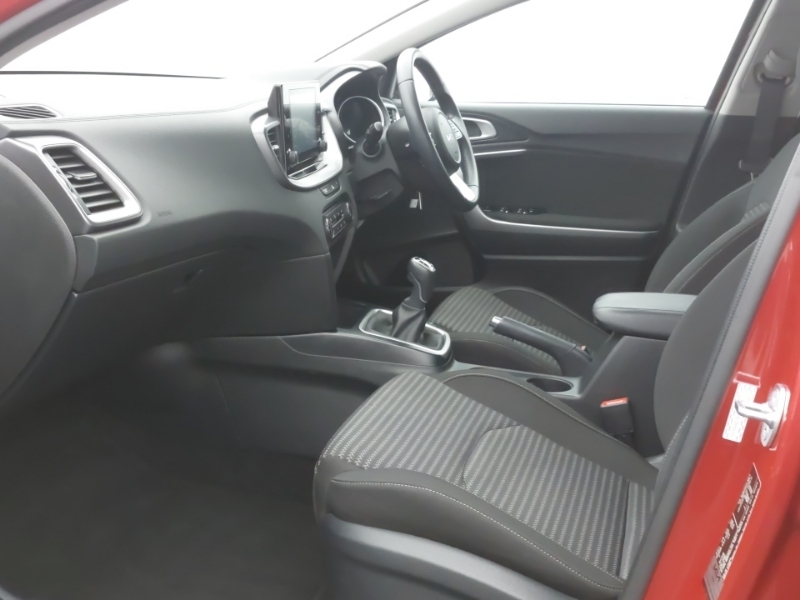 Kia Ceed 1.5T Gdi Isg 2 Red #5