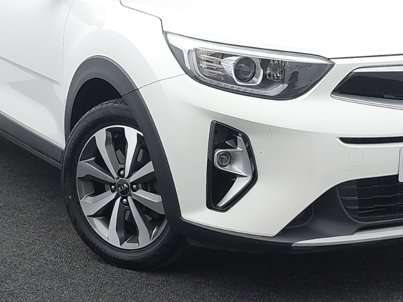 Kia Stonic Maxx White #20