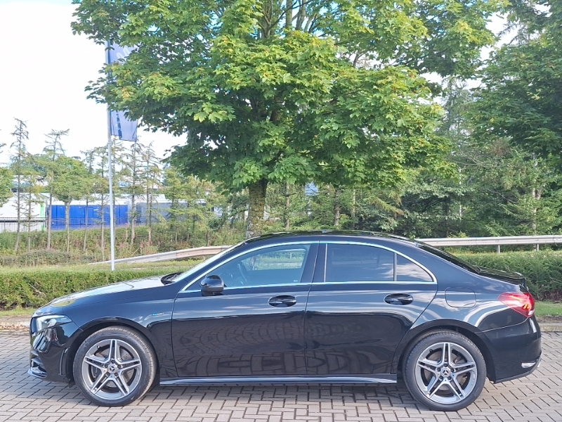 Mercedes-Benz A Class A250e Amg Line Black #4