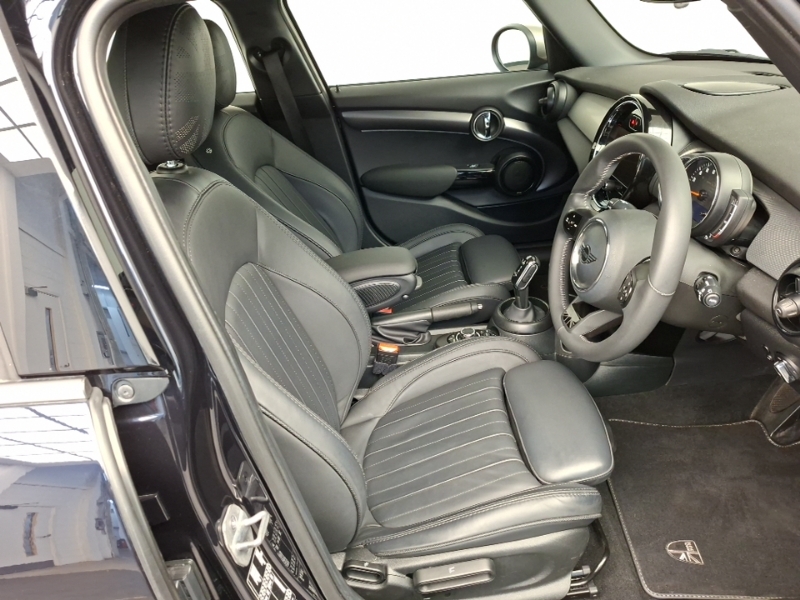 Mini Hatch 1.5 Cooper Exclusive Black #6