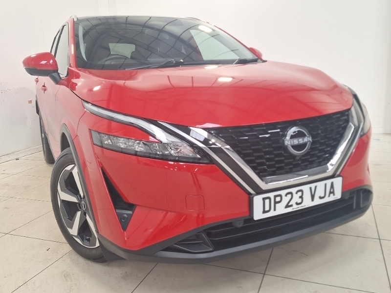 Nissan Qashqai 1.3 Dig-t Mh N-connecta Glass Roof Red