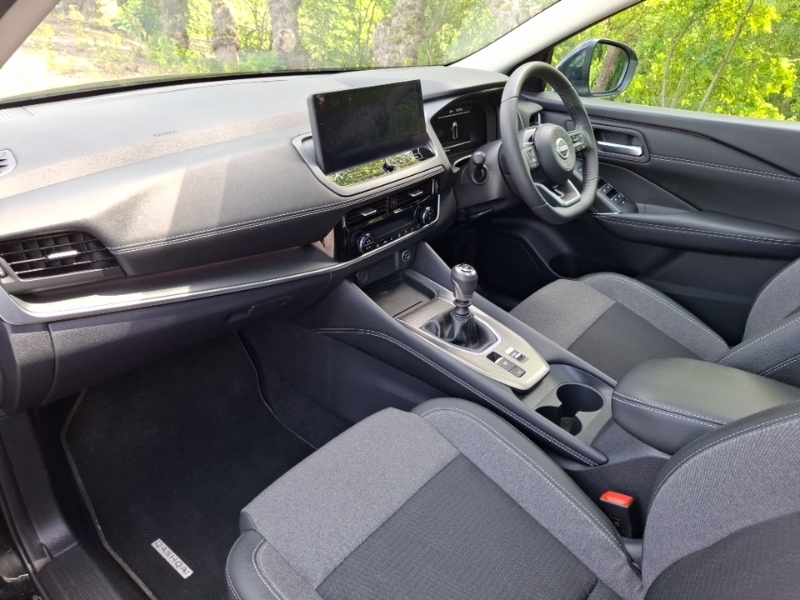 Nissan Qashqai 1.3 Dig-t Mh N-connecta Glass Roof Black #5
