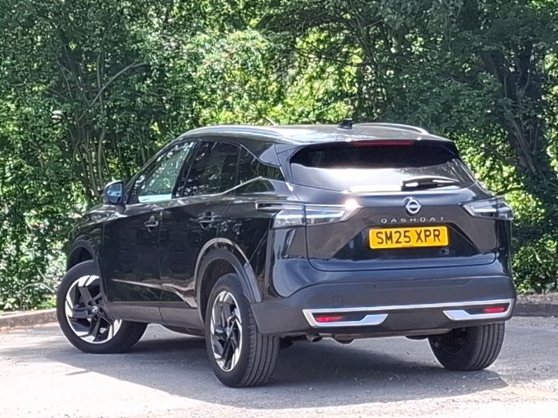 Nissan Qashqai 1.3 Dig-t Mh N-connecta Glass Roof Black #2
