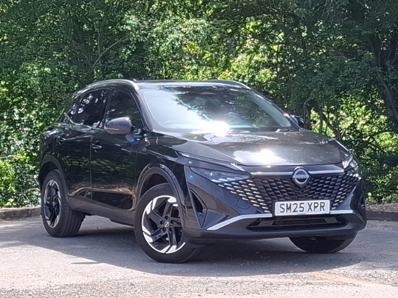 Nissan Qashqai 1.3 Dig-t Mh N-connecta Glass Roof Black