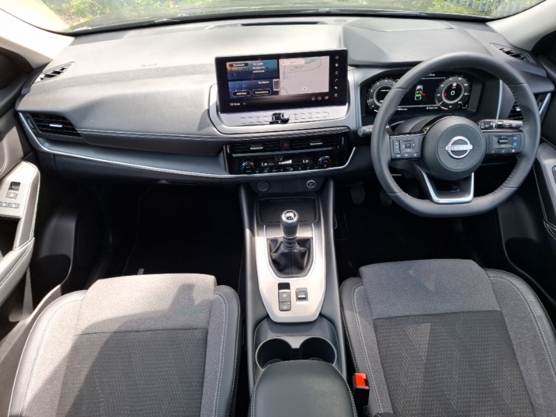 Nissan Qashqai 1.3 Dig-t Mh N-connecta Glass Roof Black #3