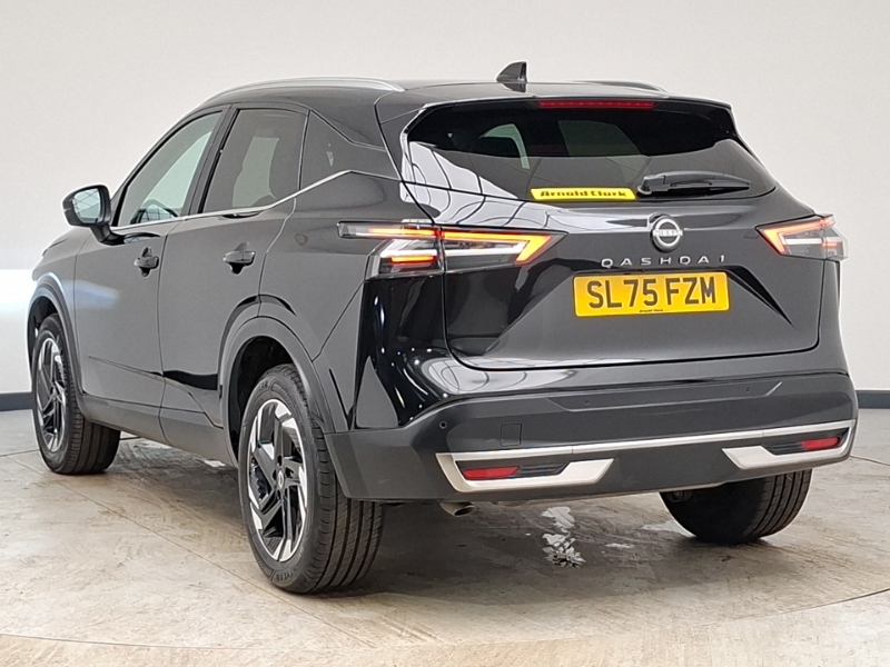Nissan Qashqai 1.3 Dig-t Mh N-connecta Glass Roof Black #2