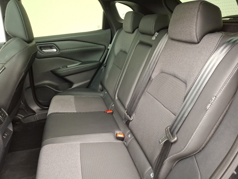 Nissan Qashqai 1.3 Dig-t Mh N-connecta Glass Roof Black #6