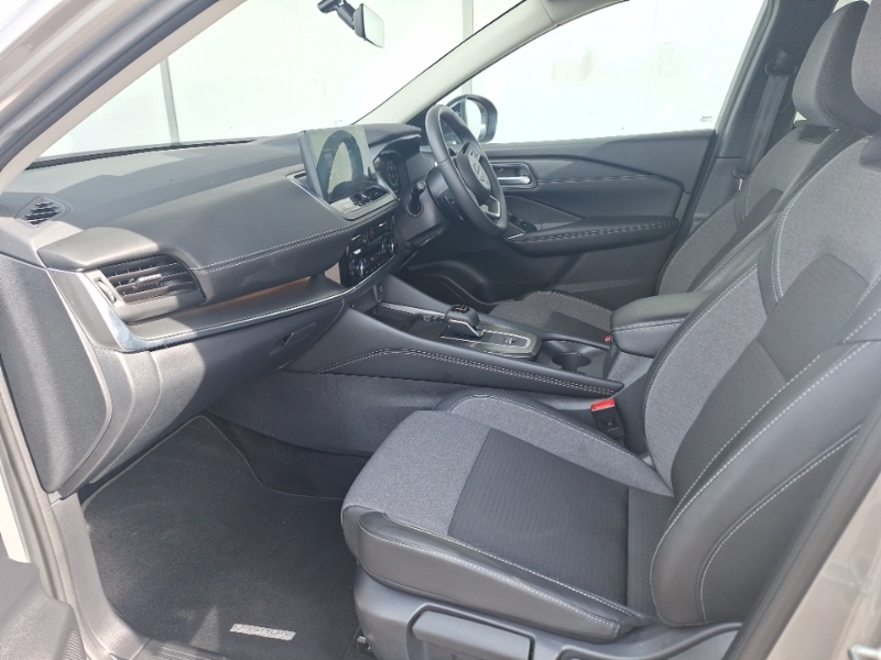 Nissan Qashqai 1.3 Dig-t Mh 158 N-connecta Xtronic Silver #5