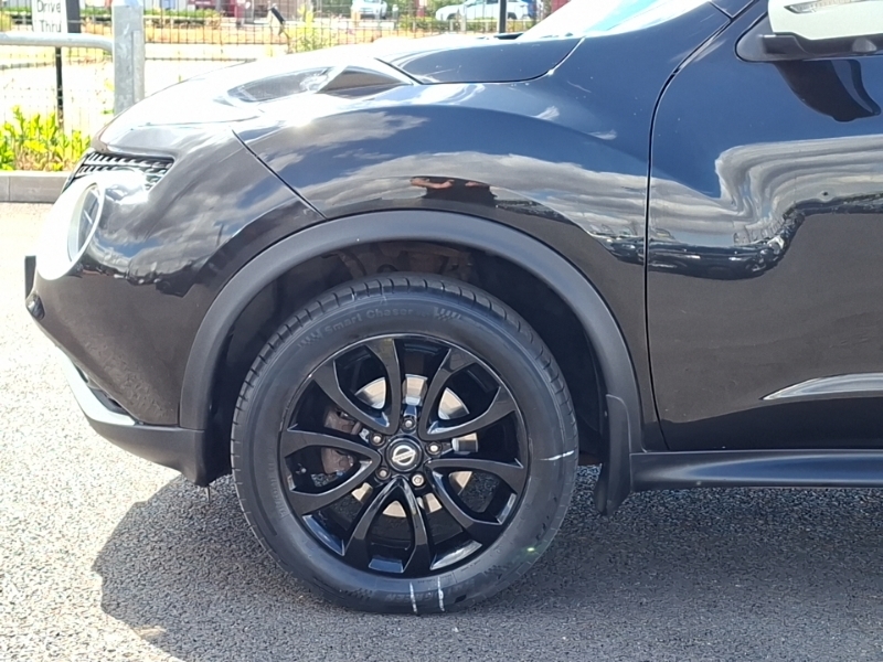 Nissan Juke Tekna Dig-t Red #19