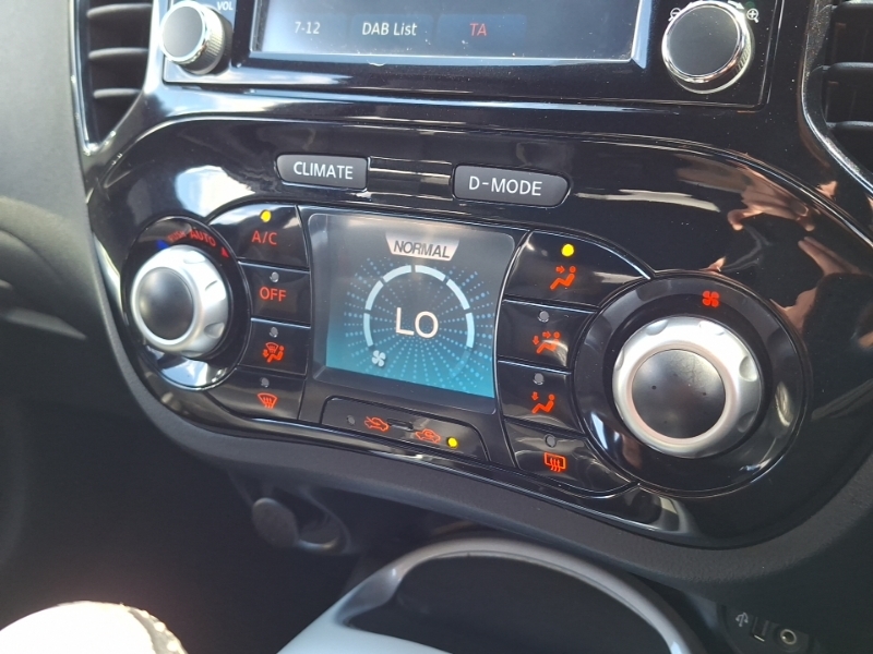 Nissan Juke Tekna Dig-t Red #15