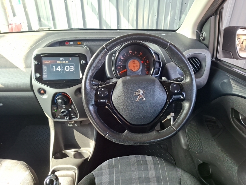 Peugeot 108 Active White #8