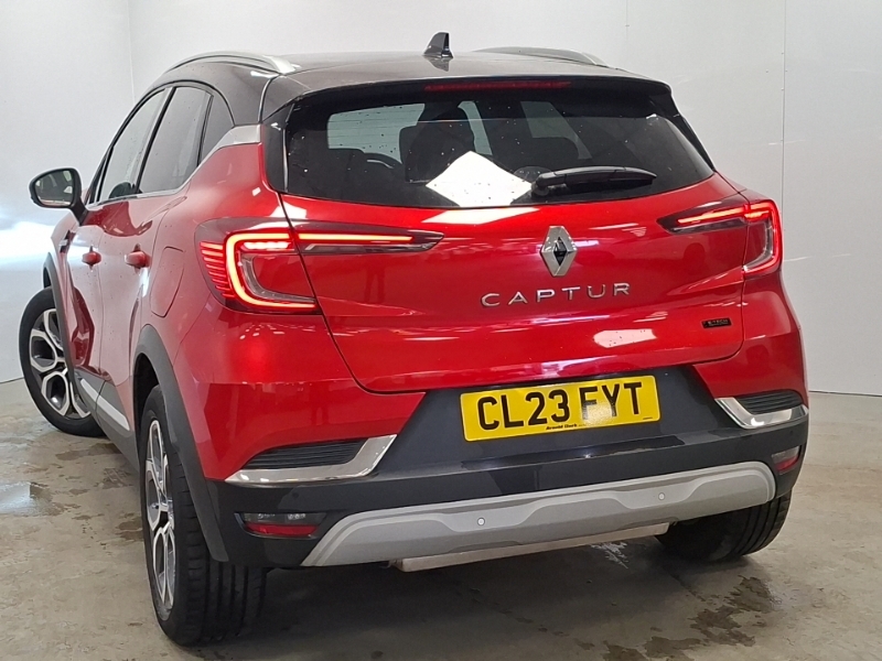 Renault Captur 1.6 E-tech Plug-in Hybrid 160 Techno Red