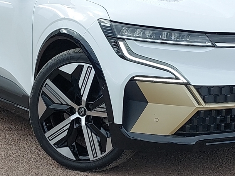 Renault Megane E-Tech Iconic Black #20