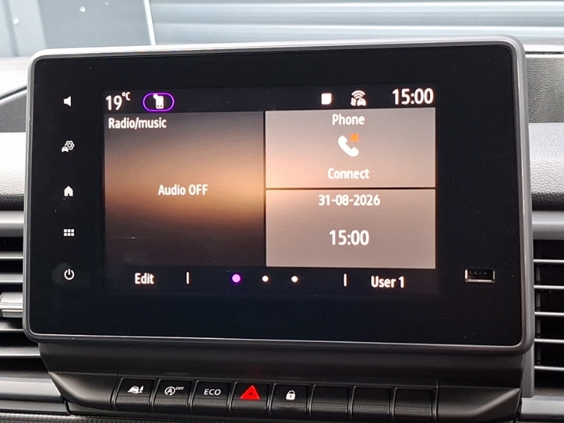 Renault Trafic Advance White #10