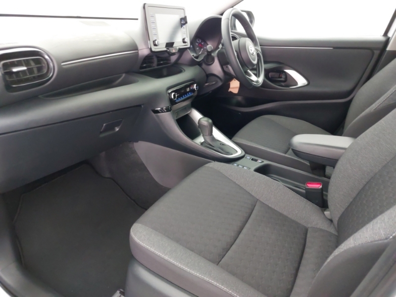 Toyota Yaris 1.5 Hybrid Icon Cvt Nav White #5