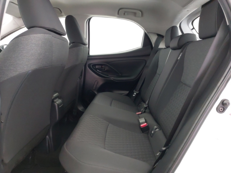 Toyota Yaris 1.5 Hybrid Icon Cvt Nav White #6