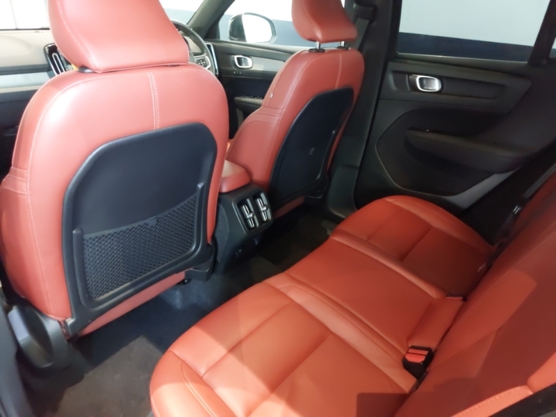 Volvo XC40 1.5 T3 163 Inscription Pro Geartronic Black #6